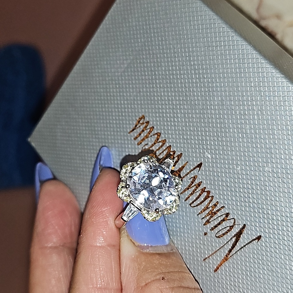 Mesmerizing Vintage stone huge women's ring size 7